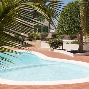 https://apartamento-los-carmenes.in-canary-islands.com